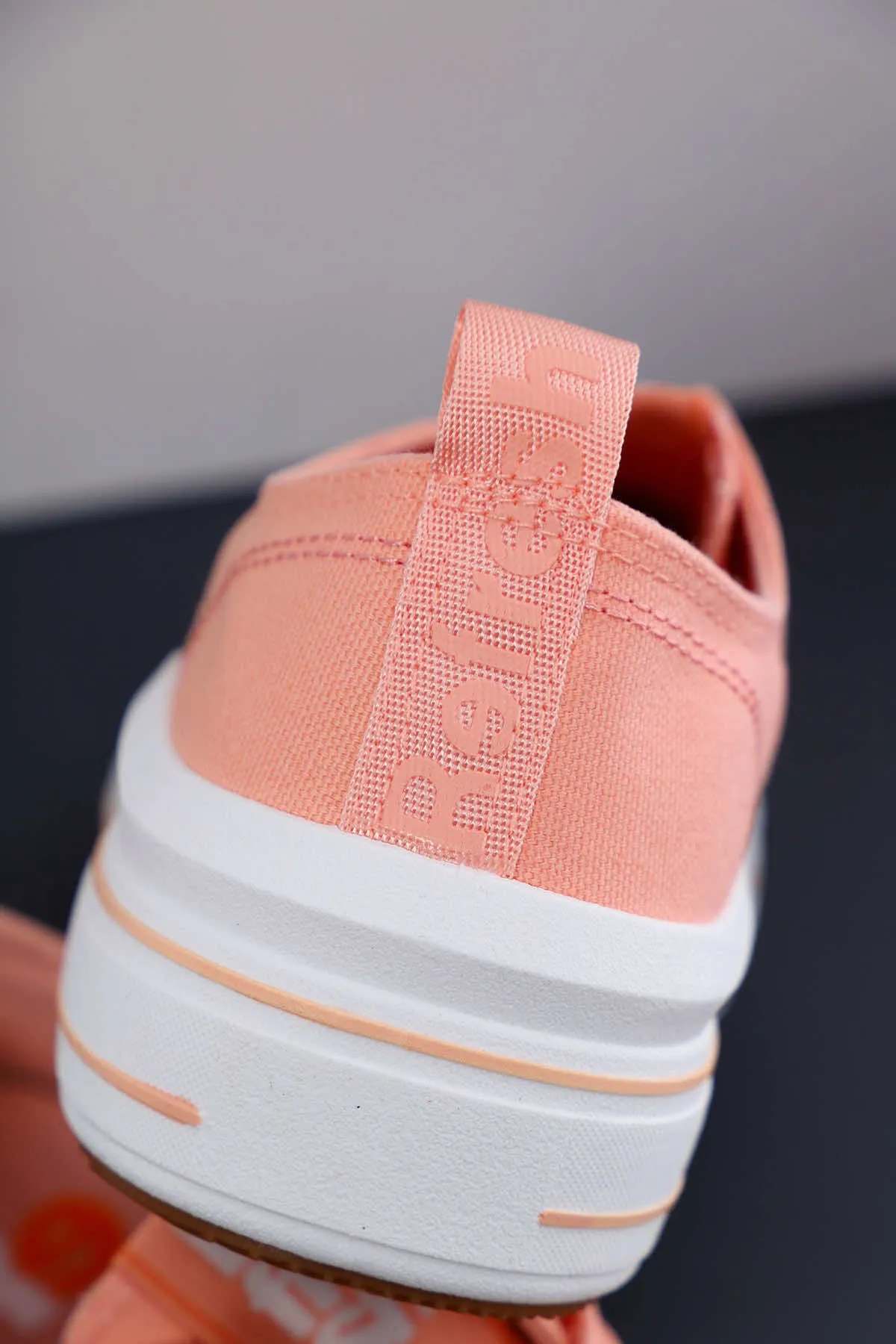 Elena Trainers Coral