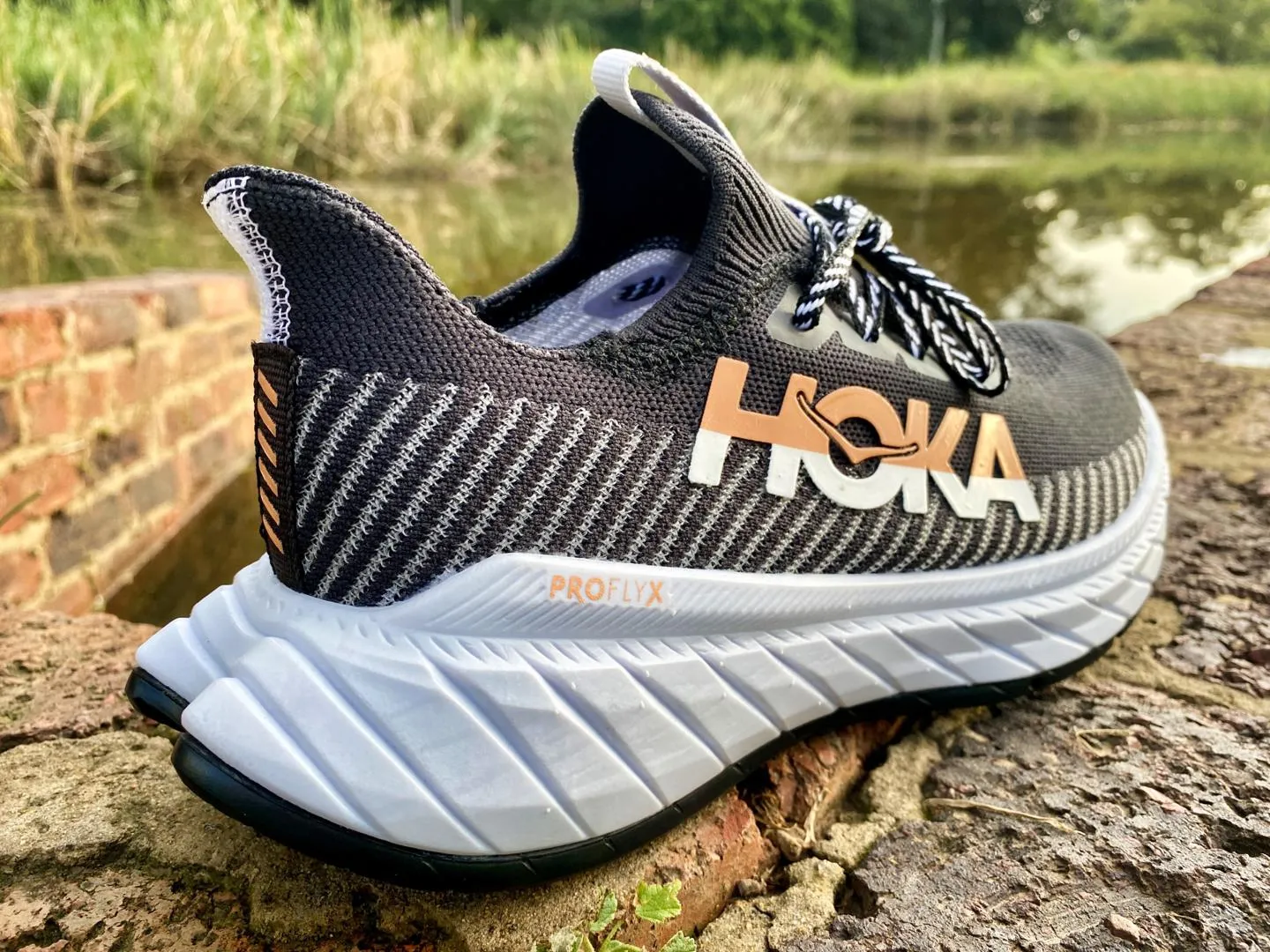 MEN'S HOKA CARBON X 3 | BLACK / WHITE