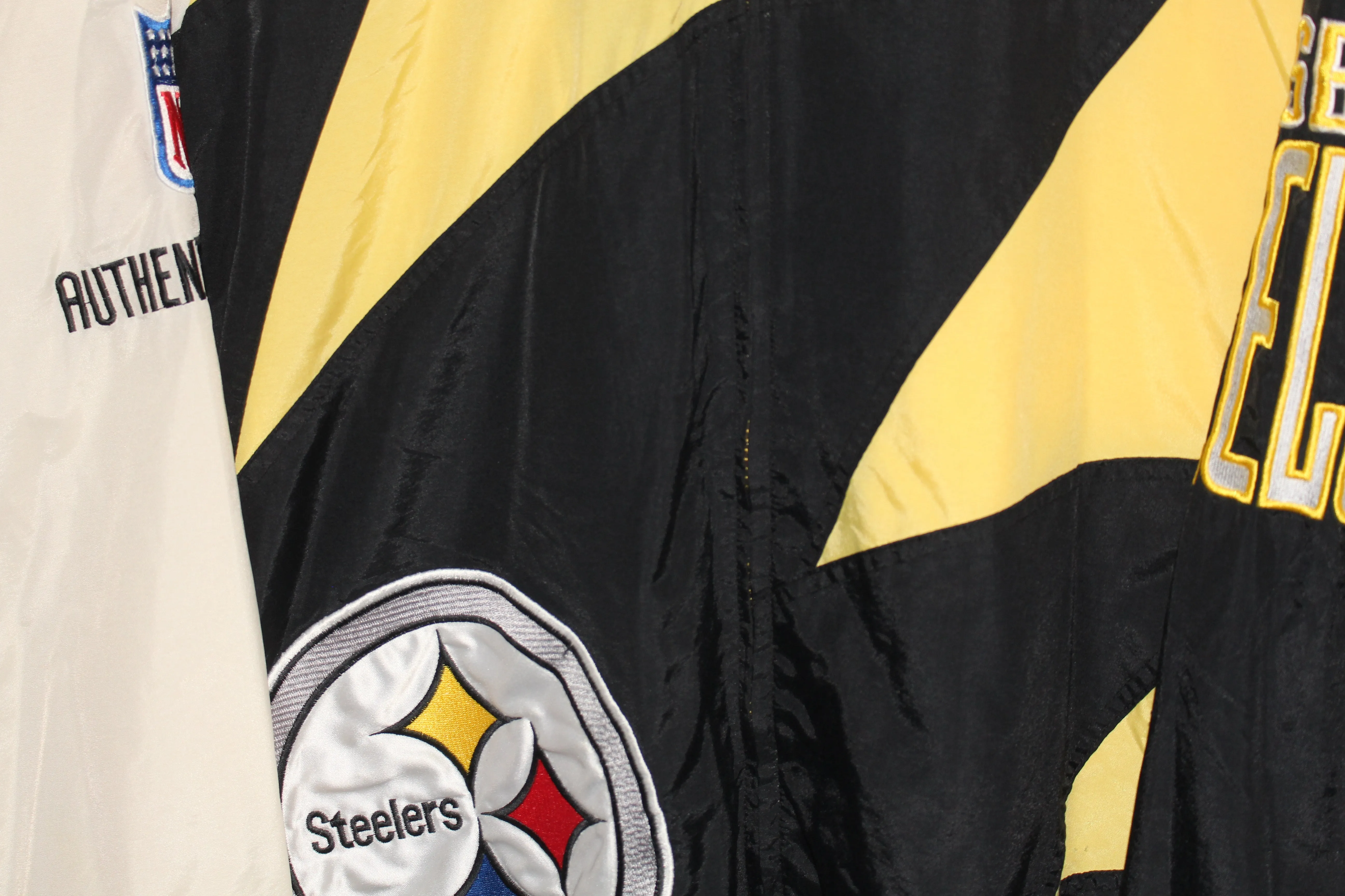 Rare Pittsburgh Steelers Logo Athletic Sharktooth (M)
